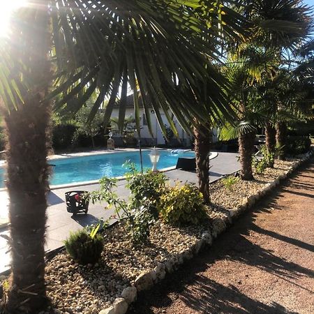Villa Bergerac Avec Piscine Bagian luar foto