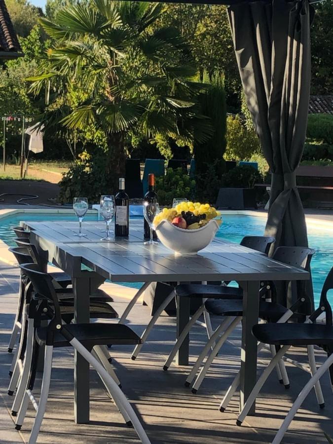 Villa Bergerac Avec Piscine Bagian luar foto