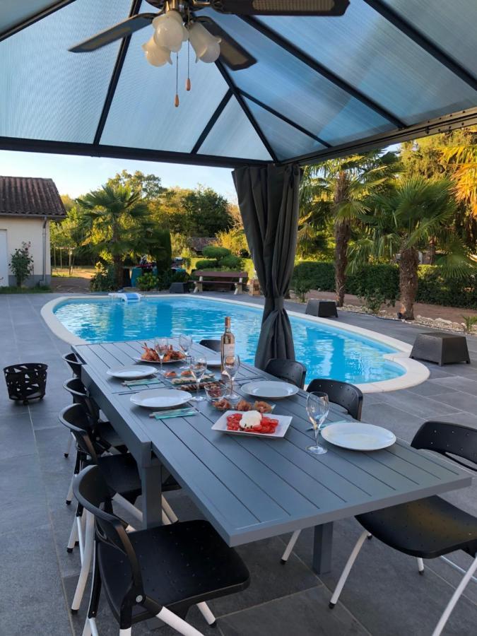 Villa Bergerac Avec Piscine Bagian luar foto