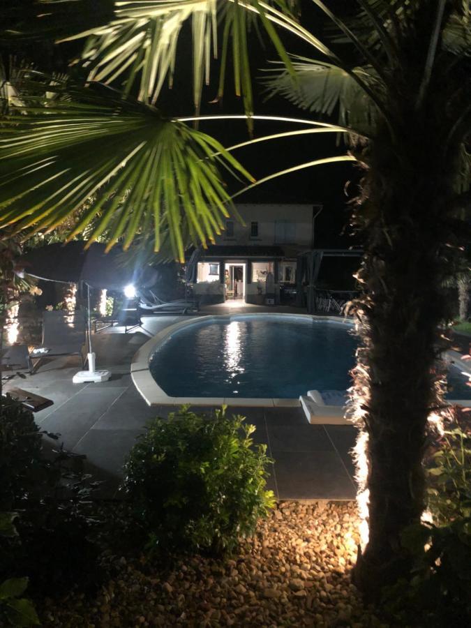 Villa Bergerac Avec Piscine Bagian luar foto
