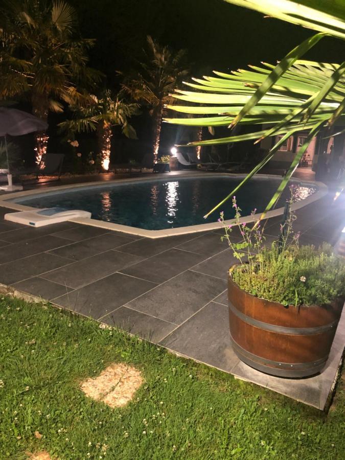 Villa Bergerac Avec Piscine Bagian luar foto