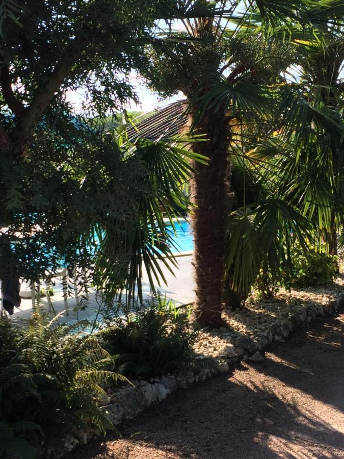 Villa Bergerac Avec Piscine Bagian luar foto